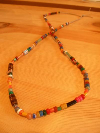 <インパクティスケリー>　DROP CITY'S HANDMADE BEADED NECKLACE